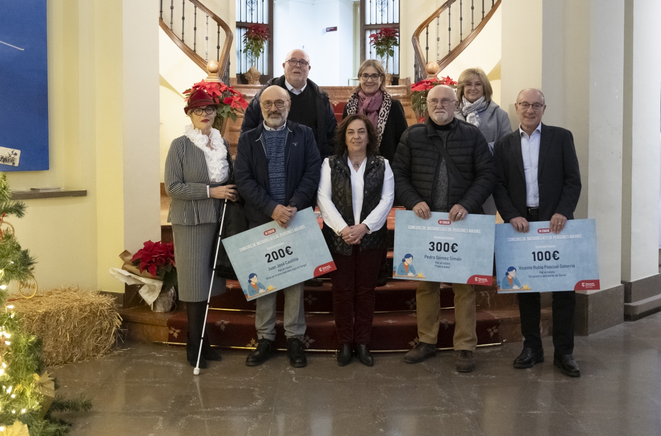 La Diputación ensalza el talento de los castellonenses y premia la creatividad en el XIV Concurso de Postales de Navidad y en el certamen de microrrelatos