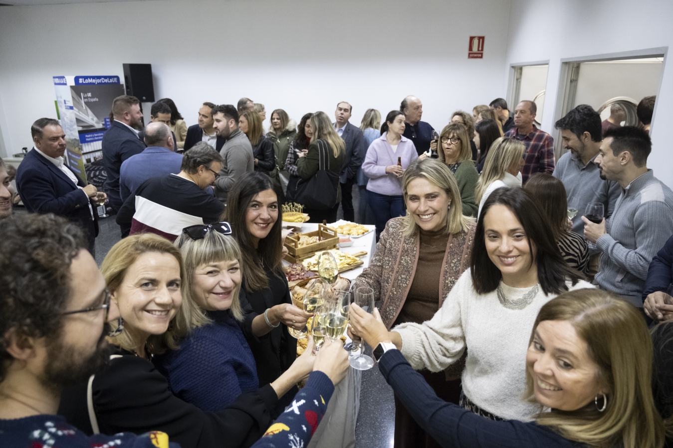 Marta Barrachina felicita la Navidad y brinda por un próspero 2025 con el personal de la Diputación de la Castellón