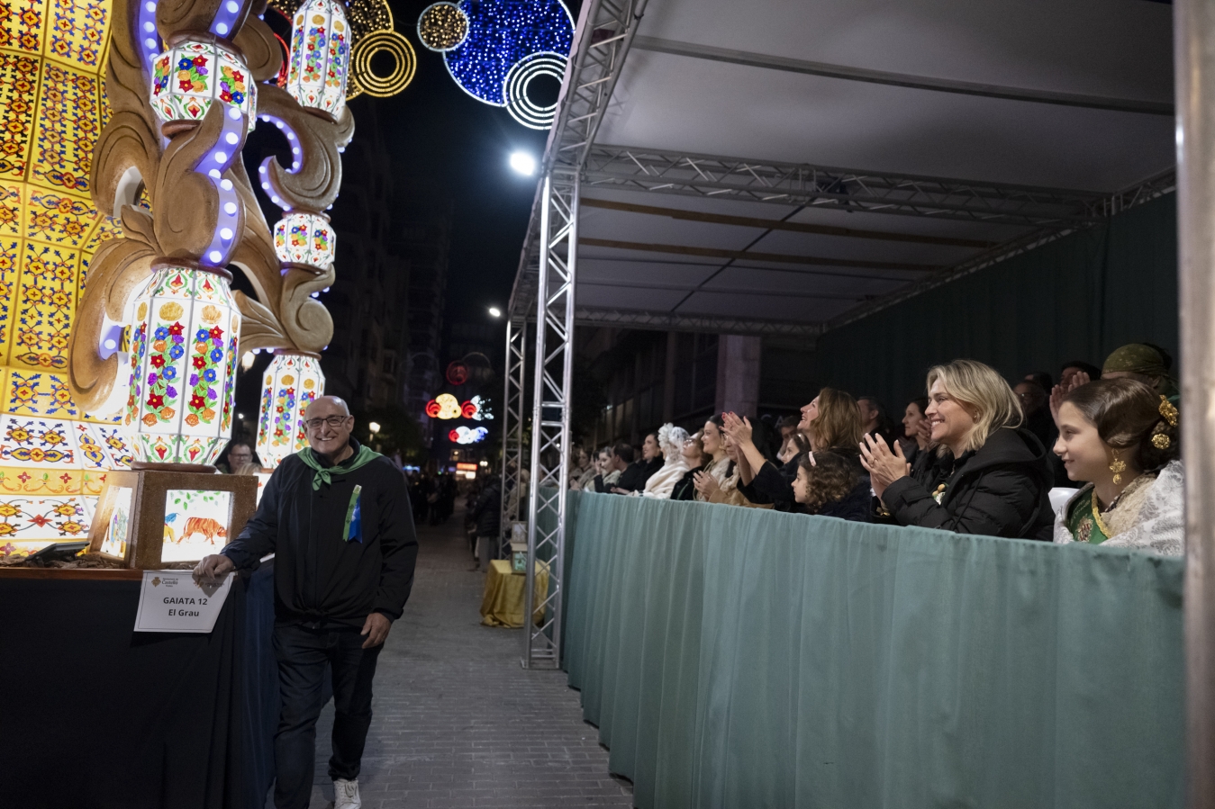Marta Barrachina pone en valor el trabajo y esfuerzo que hay detrás de cada ‘esclat de llum sense foc ni fum’