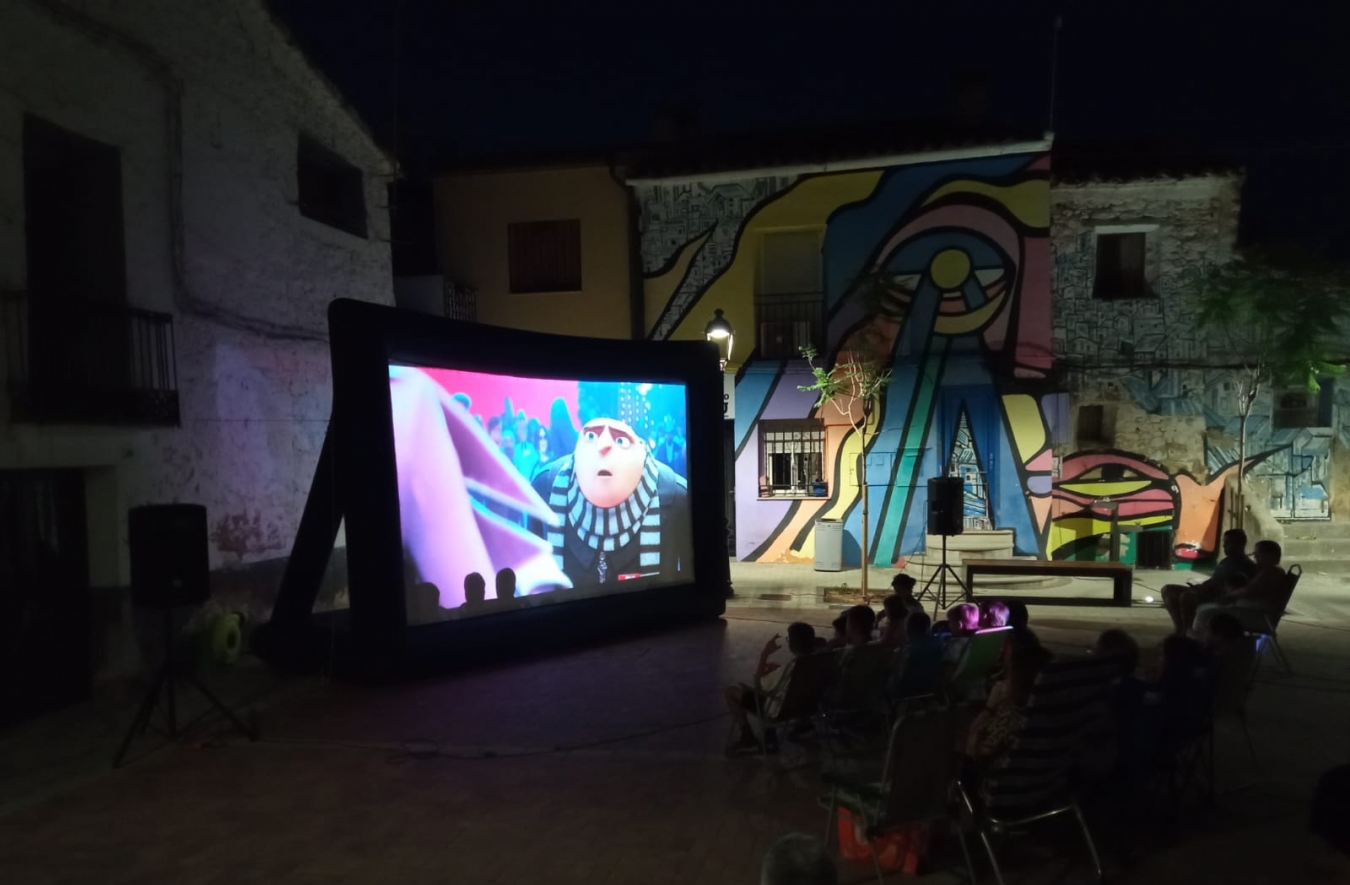 La Diputació de Castelló reforça la programació cultural en els municipis de menys de 300 habitants durant l'època estival amb el Cinema d'Estiu