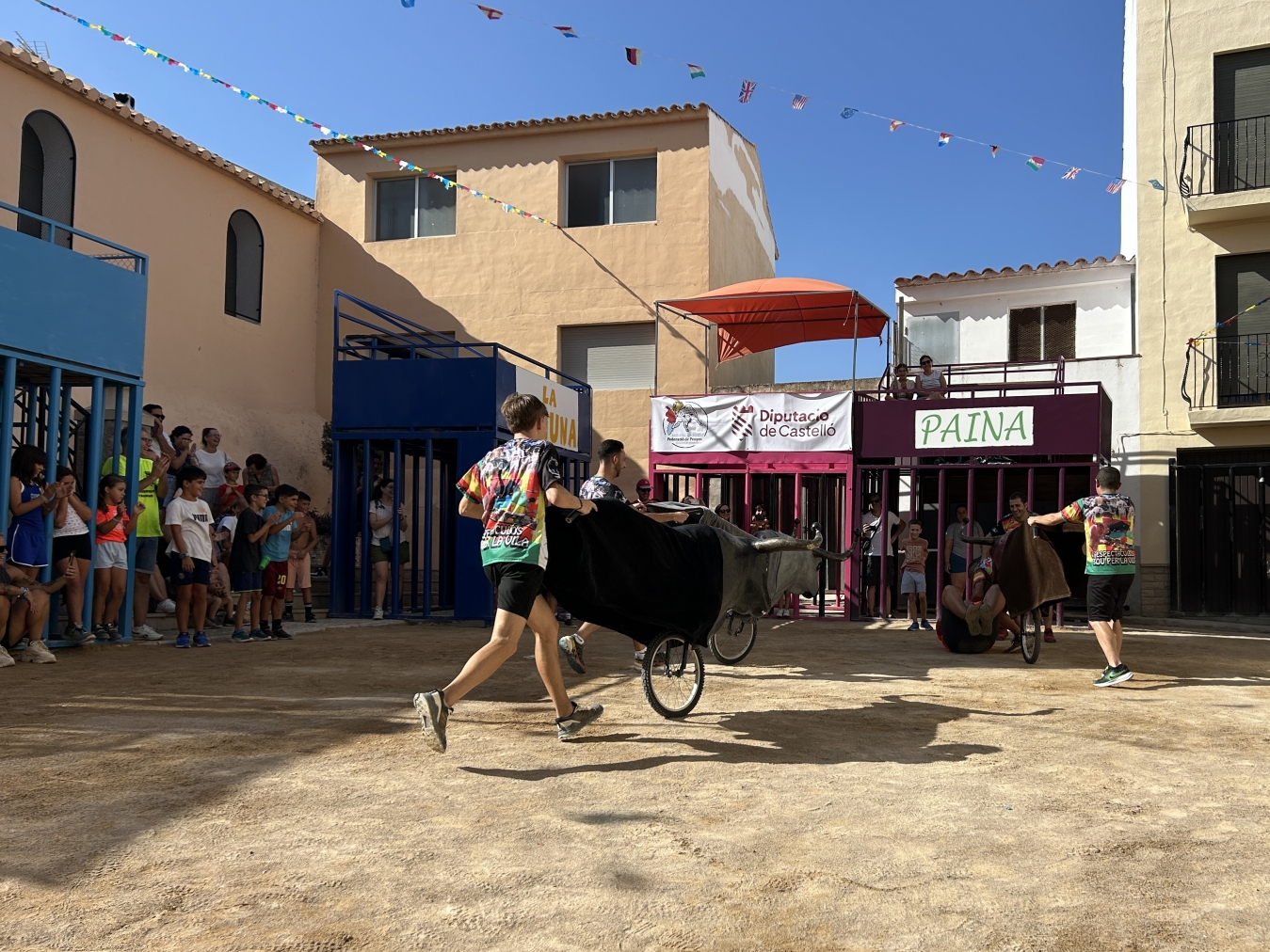 La Diputación de Castellón lleva los Encierros Infantiles a ocho municipios de la provincia para acercar la cultura taurina a los más pequeños
